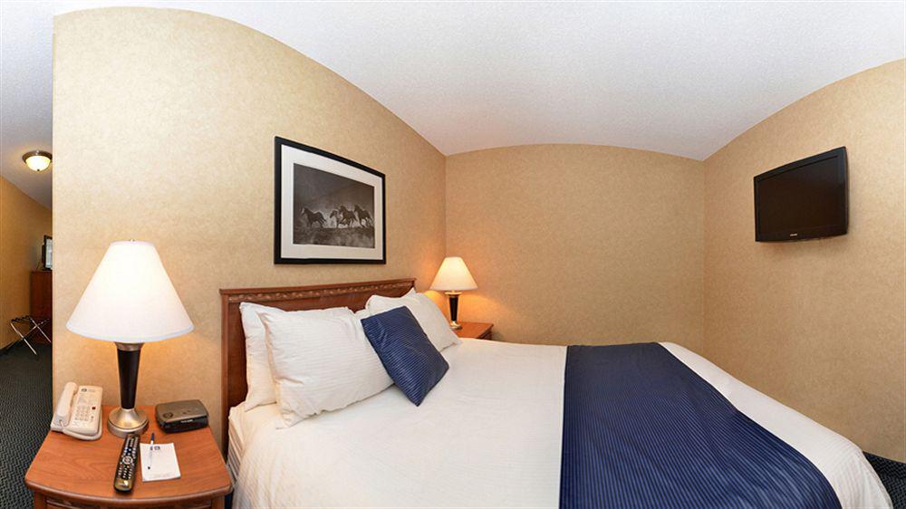 Best Western Plus Country Meadows Inn Aldergrove Exterior foto